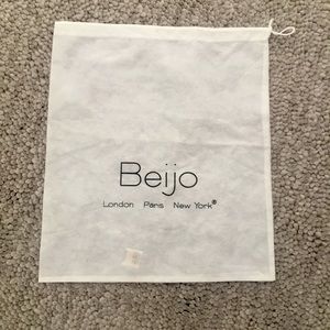 Beijo bag dust cover